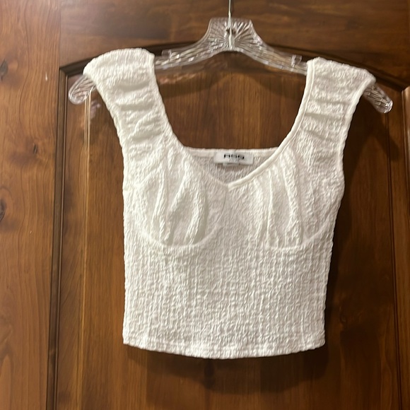 Tilly's white top, size xs - Picture 1 of 2